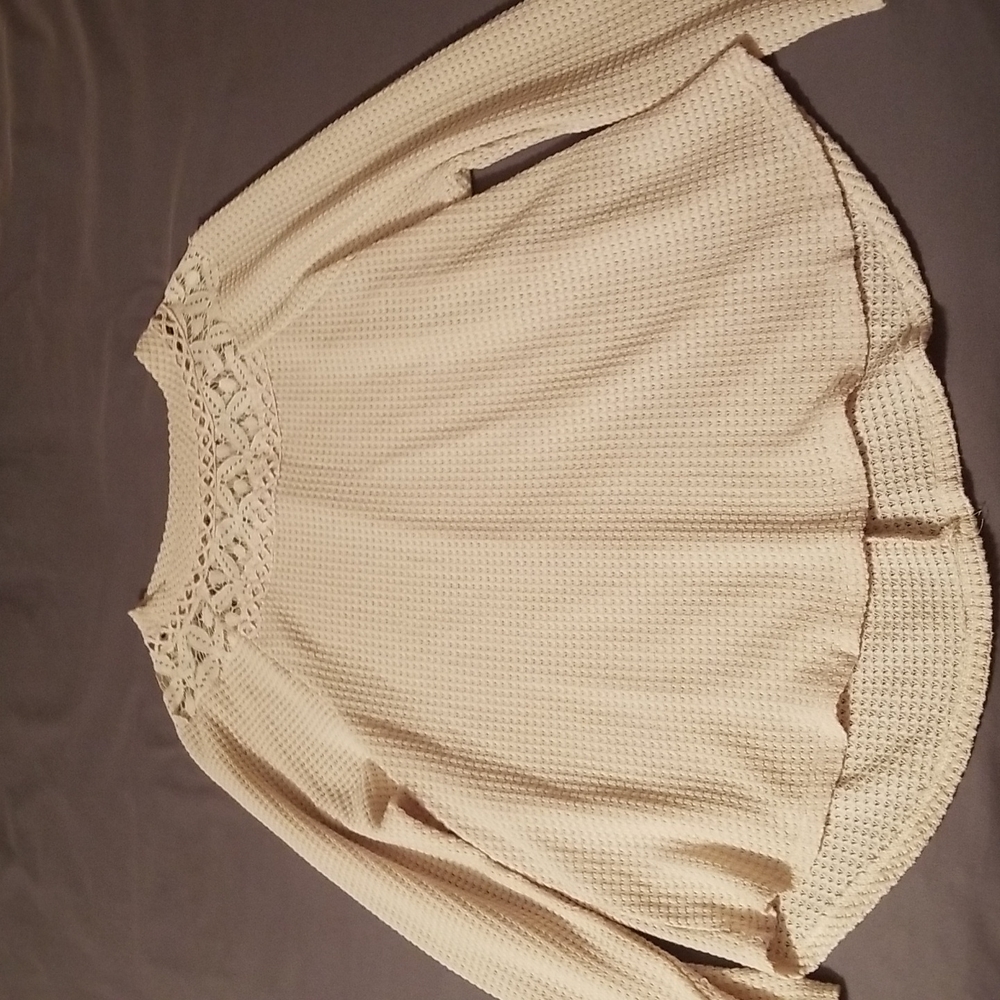 Beautiful flowy long sleeve Maurices shirt size Large
